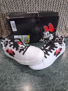 Disney Minnie Mouse Sneakers Ladies Size 8 White Polka Dot Laces Red Bow New